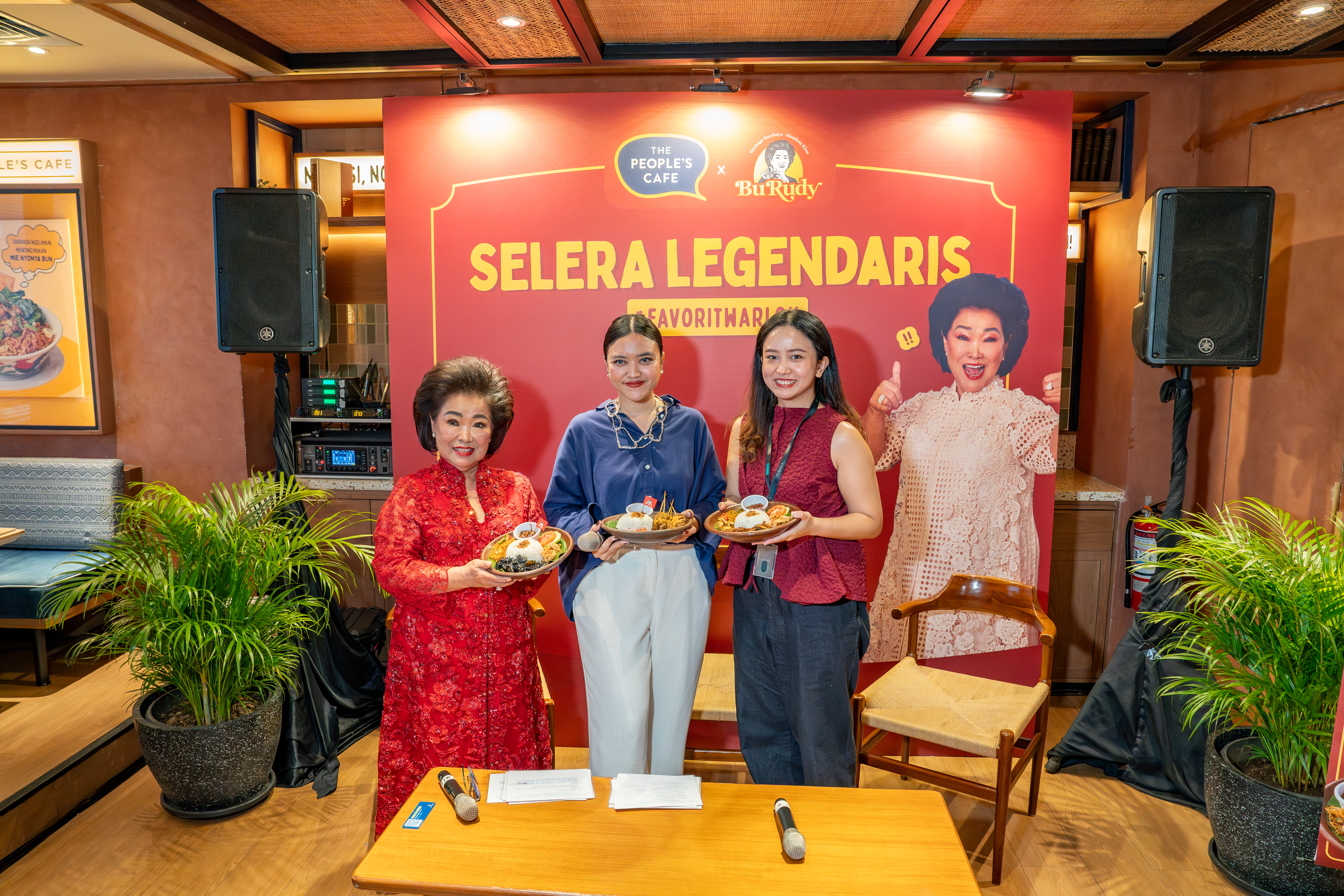 Rasa yang Sudah Dikenal, Hadir dengan Cara yang Berbeda: Kolaborasi The People’s Cafe dan Bu Rudy
